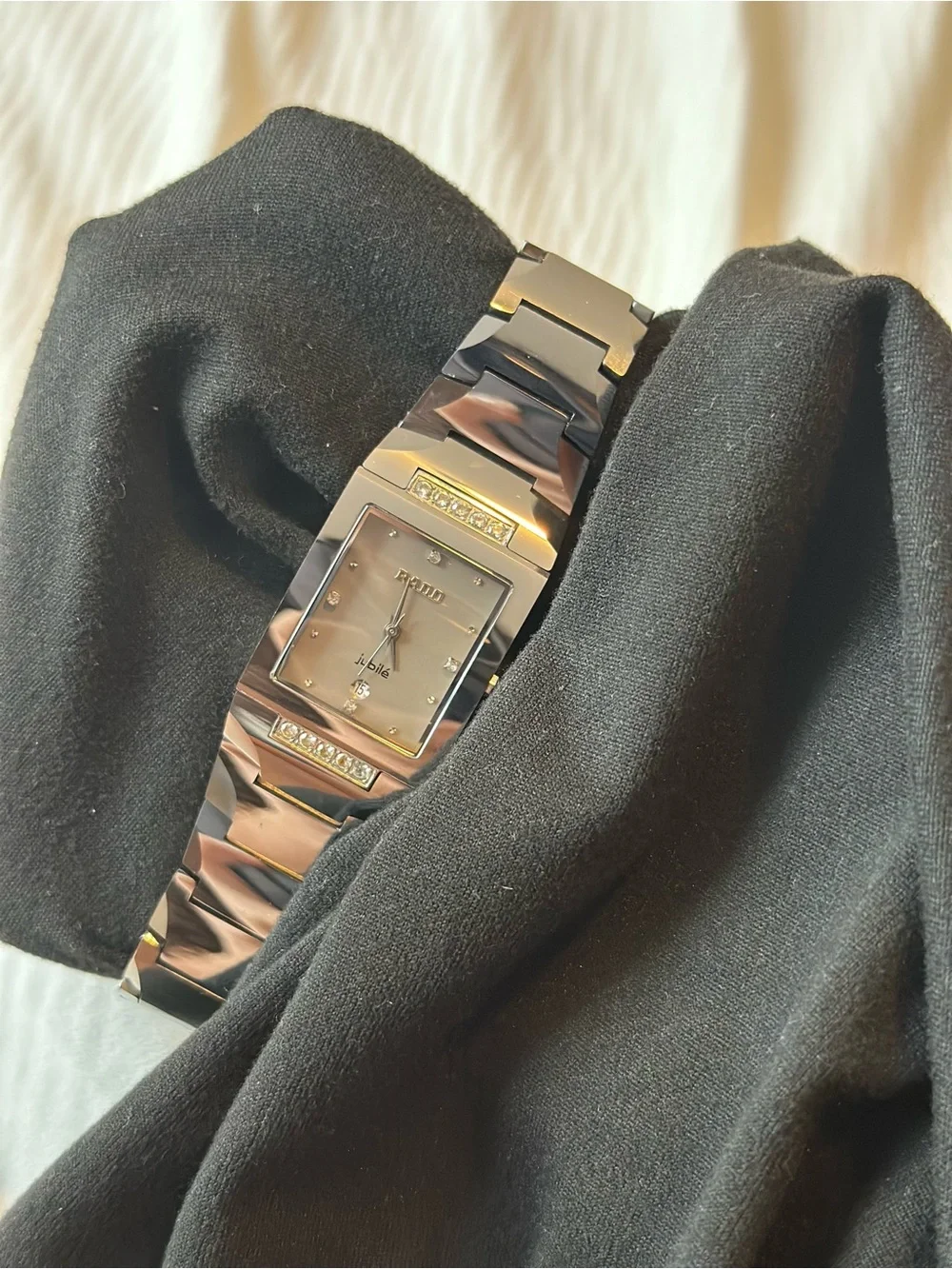 Authentic RADO Jubilé Diamond Watch – Excellent Condition - Picture 10 of 15